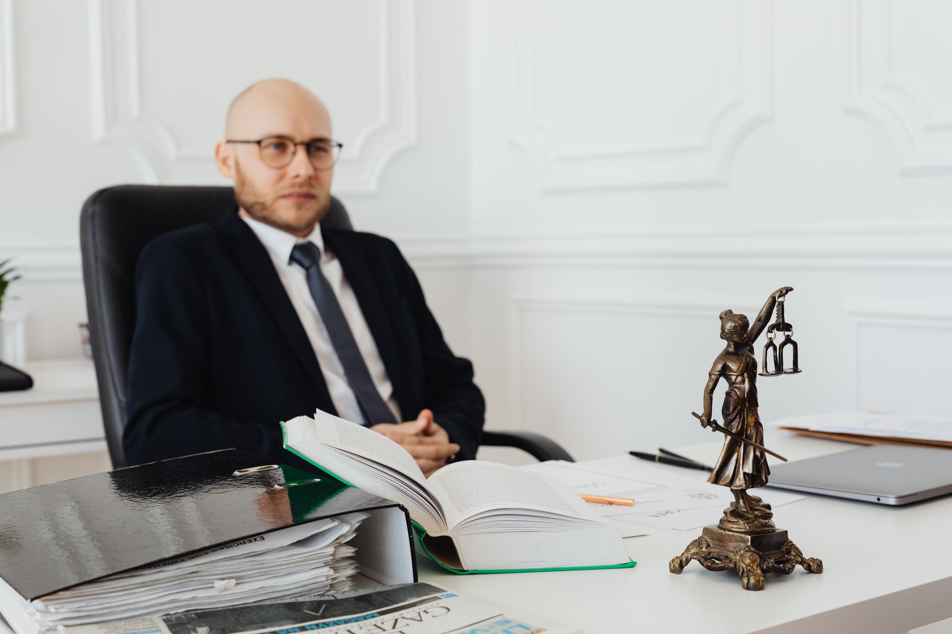 Avocat Suresnes